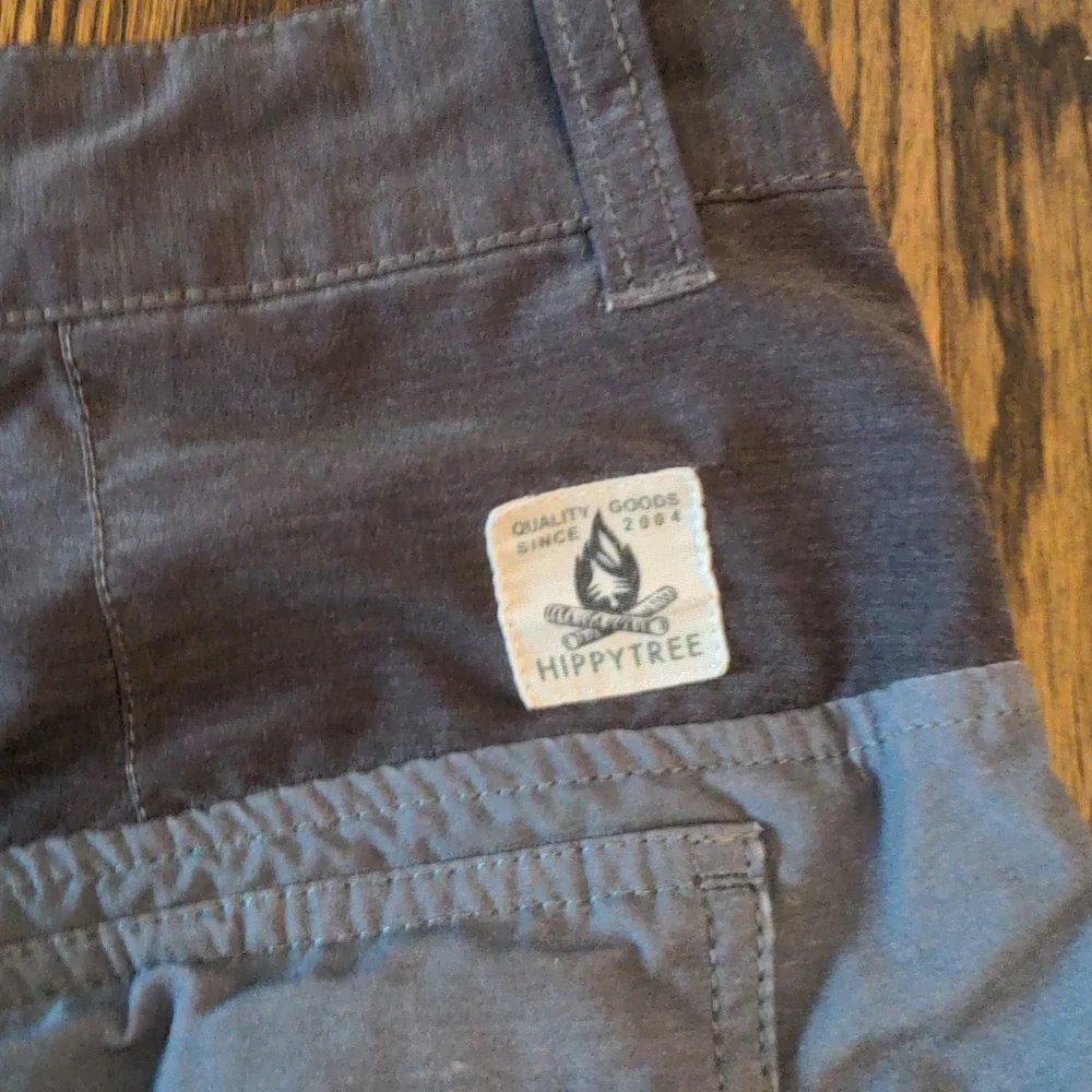 Shorts - Picture 3 of 4